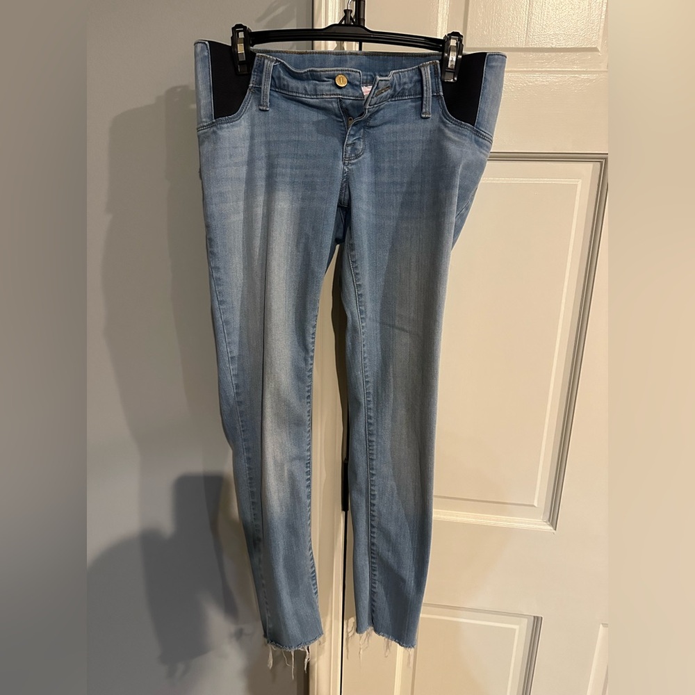 Maternity jeggings size 4